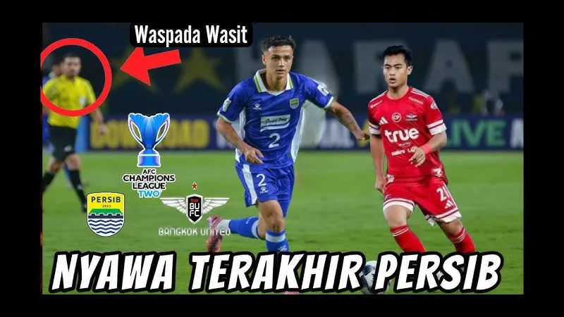 Cầu thủ Persib Bandung tung cú sút mạnh vào khung thành Bangkok Utd